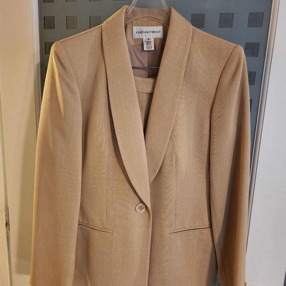 Jones New York: Ladies 2pc Pant Suit (size 8)